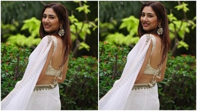 Disha styled the six yards with open centre-parted mane, and for the glam picks, the Bade Achhe Lagte Hain 2 actor picked shimmering pink eye shadow, berry-toned lip shade, sleek black eyeliner, mascara on the lashes, blushed cheeks, and dewy skin. (Instagram)