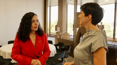 Vjosa Osmani-Sadriu (on the left) is a Kosovar Albanian jurist and politician - serving as the 5th and current President of Kosovo. (Twitter) Vjosa Osmani-Sadriu (on the left) is a Kosovar Albanian jurist and politician - serving as the 5th and current President of Kosovo. (Twitter)