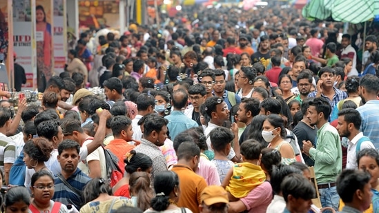 Kolkata, Sept 04 (ANI): Shoppers throng New Market ahead of the Durga Puja festival, in Kolkata on Sunday. (ANI Photo)(Sudipta Banerjee)