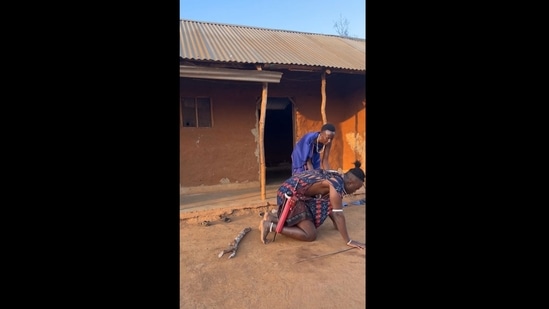 The image, taken from the viral video, shows Kili Paul and his sister Neema Paul grooving to Kala Chashma.&nbsp;(Instagram/@kili_paul)