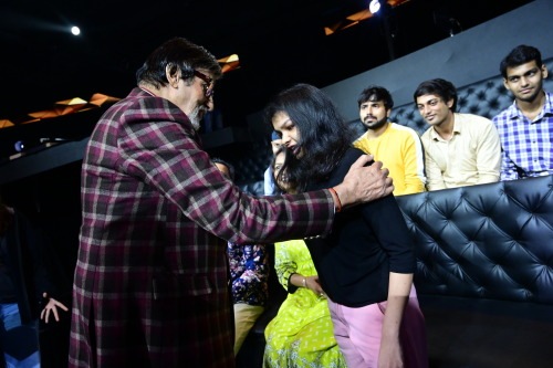 Amitabh Bachchan met Avni on Kaun Banega Crorepati 14. (Amitabh Bachchan/ Tumblr) Amitabh Bachchan met Avni on Kaun Banega Crorepati 14. (Amitabh Bachchan/ Tumblr)