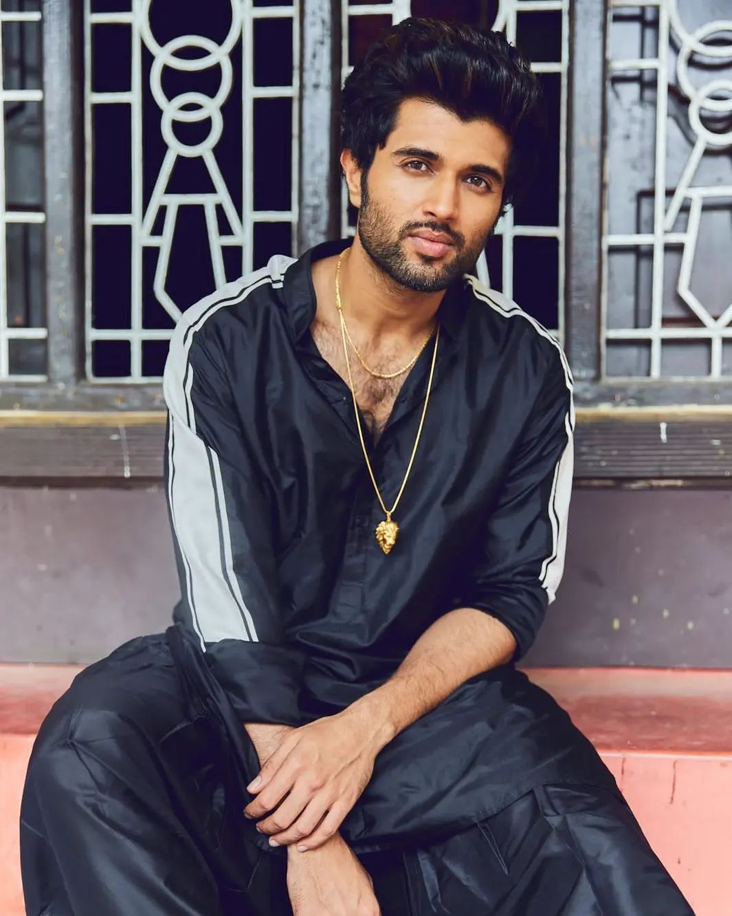 Vijay Deverakonda will not working with Puri Jagannadh in Jana Gana Mana. Vijay Deverakonda will not working with Puri Jagannadh in Jana Gana Mana.