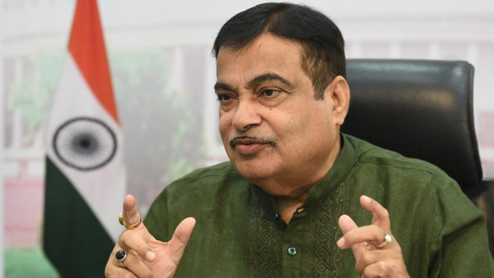 Govt to mandate warning beepers for rear seats: Gadkari