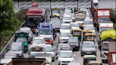 Vehicles stuck in a traffic jam at Sarai Kale Khan, in New Delhi. (ANI Photo) (Ayush Sharma) Vehicles stuck in a traffic jam at Sarai Kale Khan, in New Delhi. (ANI Photo) (Ayush Sharma)