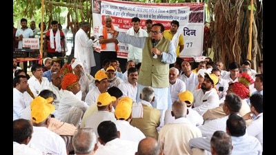 Congress leader Captain Ajay Singh Yadav speaks at the mahapanchayat as farmers protests against the acquisition of land in Manesar. (Vipin Kumar/HT Photo) Congress leader Captain Ajay Singh Yadav speaks at the mahapanchayat as farmers protests against the acquisition of land in Manesar. (Vipin Kumar/HT Photo)