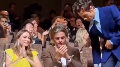 A video featuring Chris Pine and Harry Styles has birthed chaos on social media. A video featuring Chris Pine and Harry Styles has birthed chaos on social media.