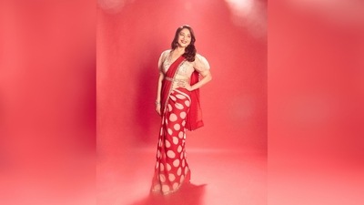 Madhuri Dixit opted for bold red lips, and winged eyes and wore minimal jewellery. (Instagram/@madhuridixitnene) Madhuri Dixit opted for bold red lips, and winged eyes and wore minimal jewellery. (Instagram/@madhuridixitnene)