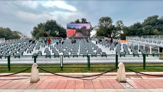 The Central Public Works Department (CPWD), an executing agency of the project, has set up five vending zones where 40 vendors each will be allowed and according to the plan, they will not be allowed to sell their items to visitors in the garden area.(Ministry of housing and urban affairs)