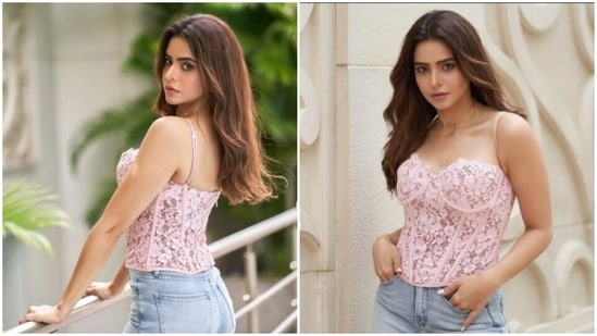 Aamna Sharif continues to achieve her fashion goals on a regular basis. Whether it's a little white dress or a casual ensemble, Aamna's Fashion Her Diary is the goal we follow. The actor raised his fashion bar even higher by sharing a slew of photos of himself decked out in casual ensembles the day before.(Instagram/@aamnasharifofficial)