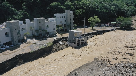 South Korea Super Typhoon Hinnamnor: A building is swept down in the aftermath of Typhoon Hinnamnor.(AP)