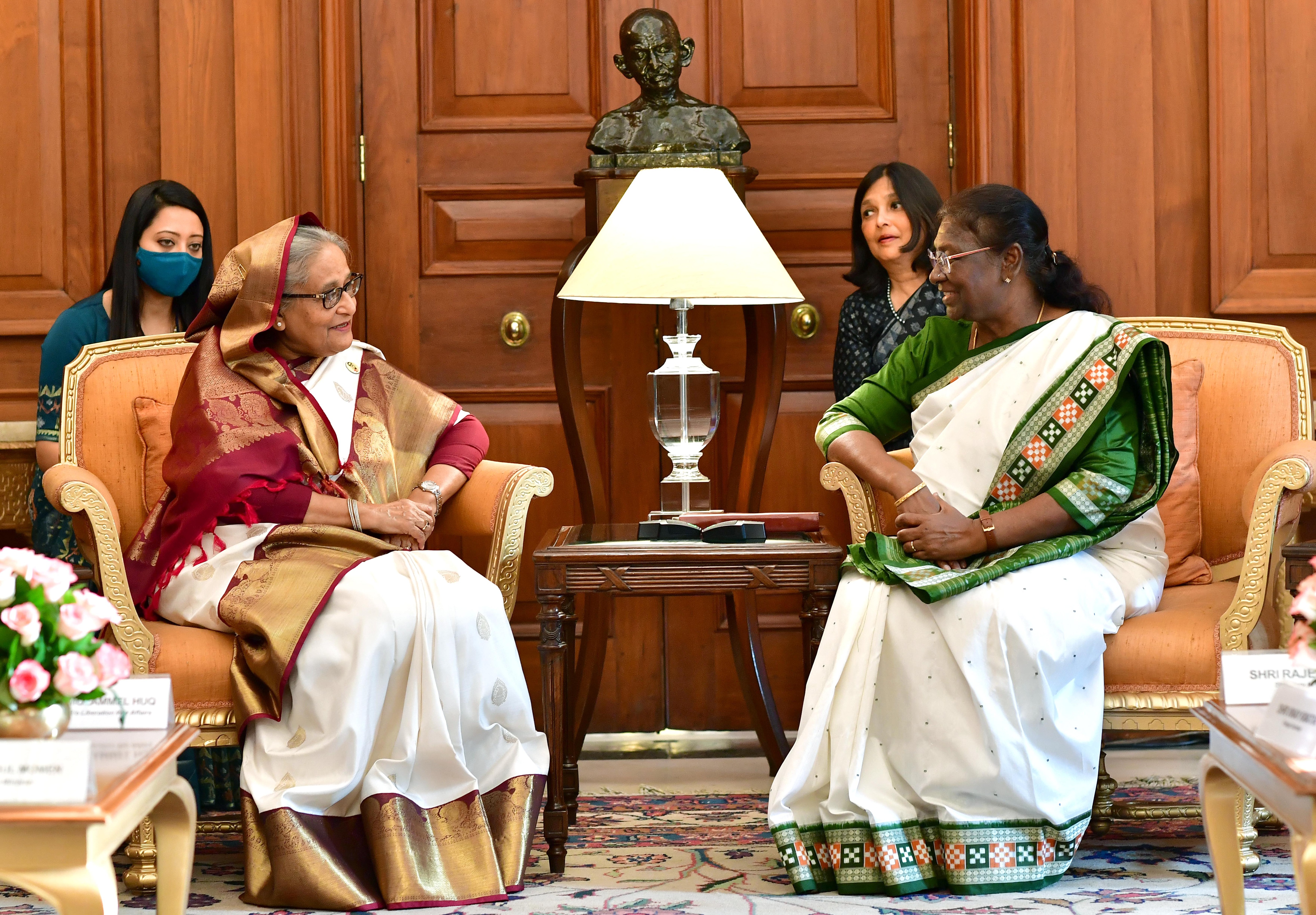 Bangladeshi PM Sheikh Hasina meets President Droupadi Murmu, at Rashtrapati Bhawan in New Delhi on Tuesday. (ANI) Bangladeshi PM Sheikh Hasina meets President Droupadi Murmu, at Rashtrapati Bhawan in New Delhi on Tuesday. (ANI)