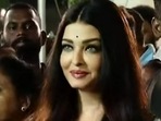 Aishwarya Rai greeted Rajinikanth and Mani Ratnam at Ponniyin Selvan trailer and music launch event. Aishwarya Rai greeted Rajinikanth and Mani Ratnam at Ponniyin Selvan trailer and music launch event.