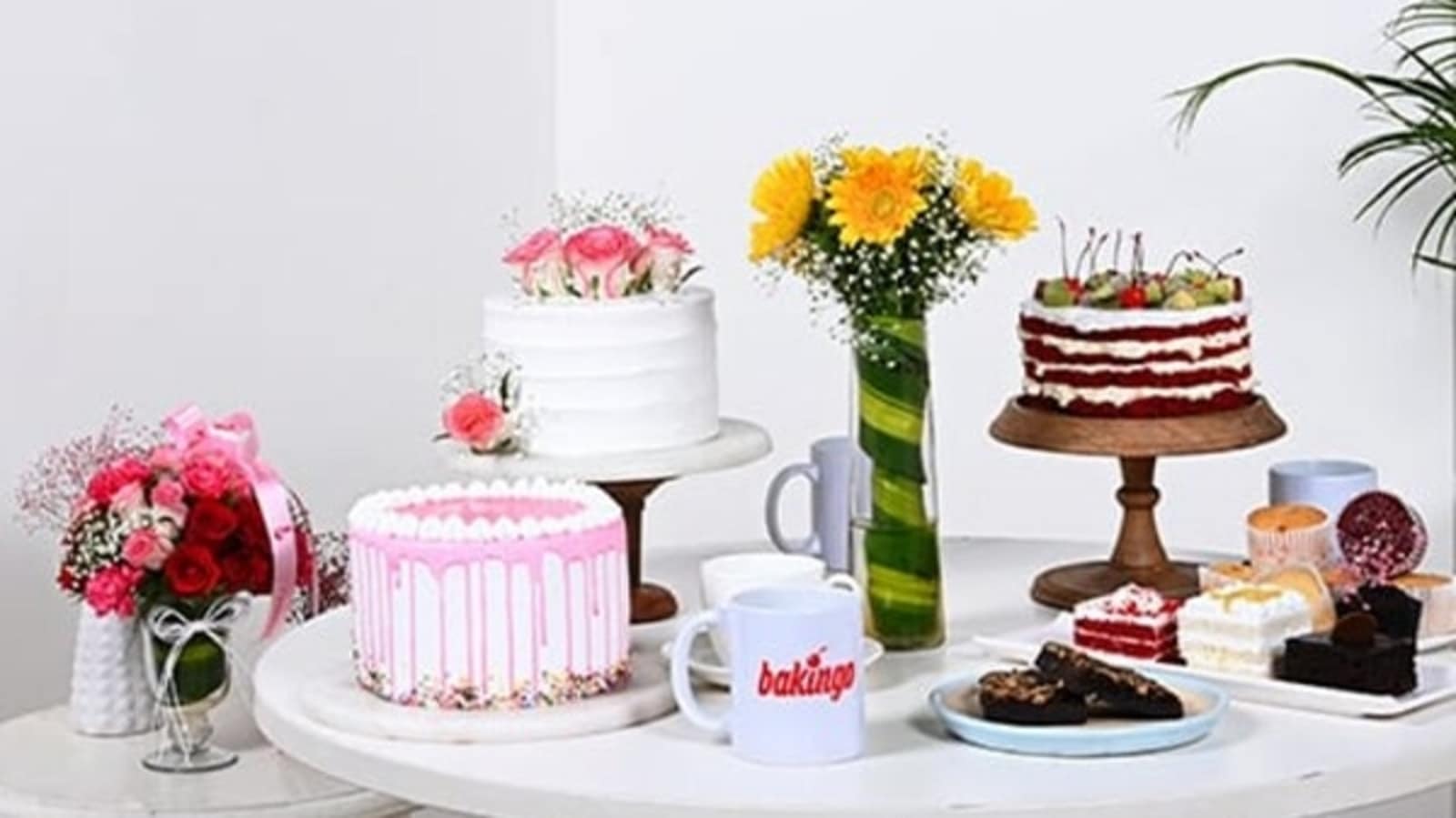 Enchanté Café & Confectionery | Wedding Cakes, Engagement, Bachelorette,  Reception Cakes | Hyderabad | Weddingsutra Favorites
