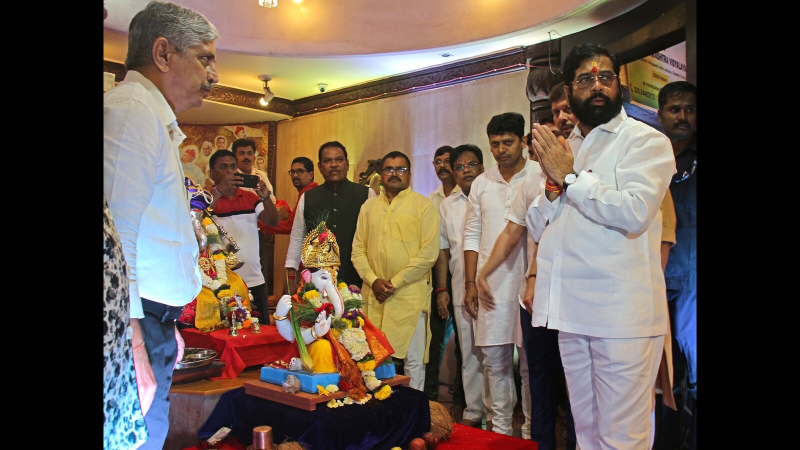 CM Eknath Shinde Visits Ganpati Mandals In Pune - Hindustan Times