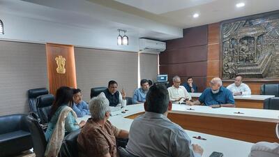 Rahul Narwekar, the speaker of Maharashtra legislative assembly and the sitting MLA from Colaba, chaired a meeting with MMRDA commissioner SVR Srinivas, former local corporator Harshita Narwekar and Colaba and Cuffe Parade residents’ groups (HT Photo) Rahul Narwekar, the speaker of Maharashtra legislative assembly and the sitting MLA from Colaba, chaired a meeting with MMRDA commissioner SVR Srinivas, former local corporator Harshita Narwekar and Colaba and Cuffe Parade residents’ groups (HT Photo)