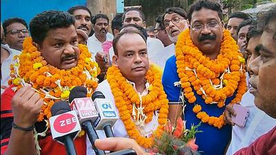 Three suspended Congress MLAs interact with media outside a jail, after Calcutta High Court granted them interim bail on August 22. (PTI)