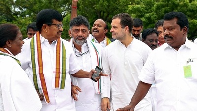 Bharat Jodo Yatra: Congress leader Rahul Gandhi with party leaders after paying tribute to his father Rajiv Gandhi at his memorial in Sriperumbudur, Tamil Nadu. (PTI) Bharat Jodo Yatra: Congress leader Rahul Gandhi with party leaders after paying tribute to his father Rajiv Gandhi at his memorial in Sriperumbudur, Tamil Nadu. (PTI)