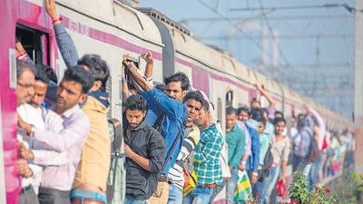 The Central Railway on an average had 45 lakh commuters in 2019 which has now come down to 32.5 lakh (Satish Bate/HT PHOTO) The Central Railway on an average had 45 lakh commuters in 2019 which has now come down to 32.5 lakh (Satish Bate/HT PHOTO)