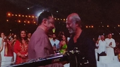 Kamal Haasan and Rajinikanth hugged each other at Ponniyin Selvan Part 1 event.&nbsp;