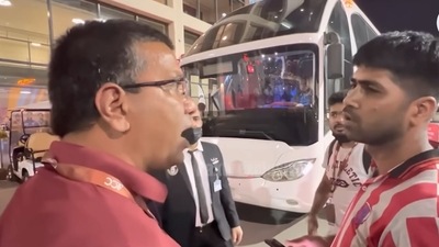 Indian journalists confronted a man who ‘abused’ Arshdeep Singh