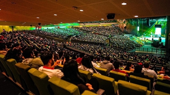 In the photos that Kapil Sharma shared from the Melbourne show, thousands of people were seen sitting in the audience. It was held at Melbourne Convention and Exhibition Centre and the tickets for the show costed $60-$350 and the The premium seating at the auditorium costed between $1000-$5000.