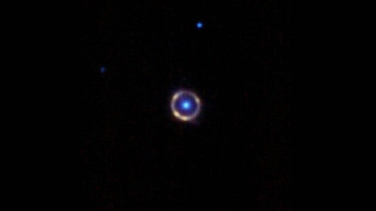 James Webb Space Telescope: The Einstein Ring as seen by the telescope.