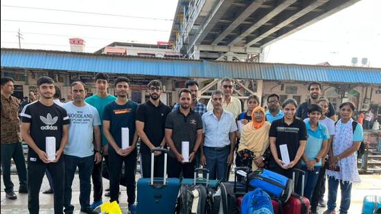 Punjab badminton team at Ludhiana railway station leaving for Jammu. (HT PHOTO)