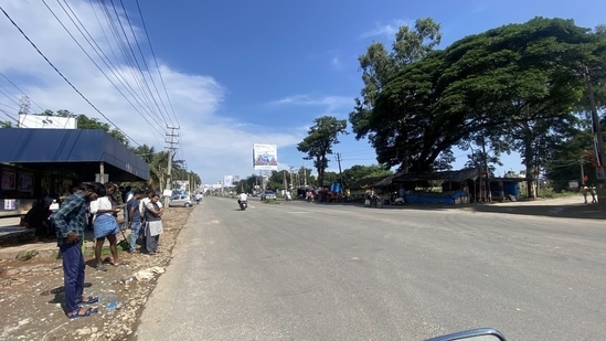 A Twitter user shared the image of Sarjapur Road, near Dommasandra on Tuesday, showing that some parts of the city have returned to normalcy.(@judgementalhero/Twitter)