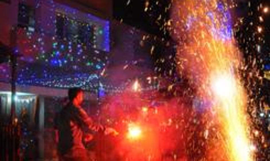 Punjab: Apart from Diwali, firecrackers will be permitted on Prakash Purab, Christmas and New Year's eve.(Keshav Singh/HT file photo. Representative image) Punjab: Apart from Diwali, firecrackers will be permitted on Prakash Purab, Christmas and New Year's eve.(Keshav Singh/HT file photo. Representative image)