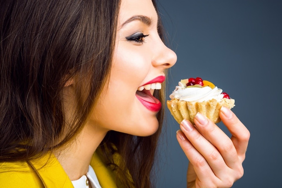 While craving itself is not bad and at times they are due to certain nutritional deficiencies, many a time, irregular sleep or stress levels are also to be blamed. (Freepik)