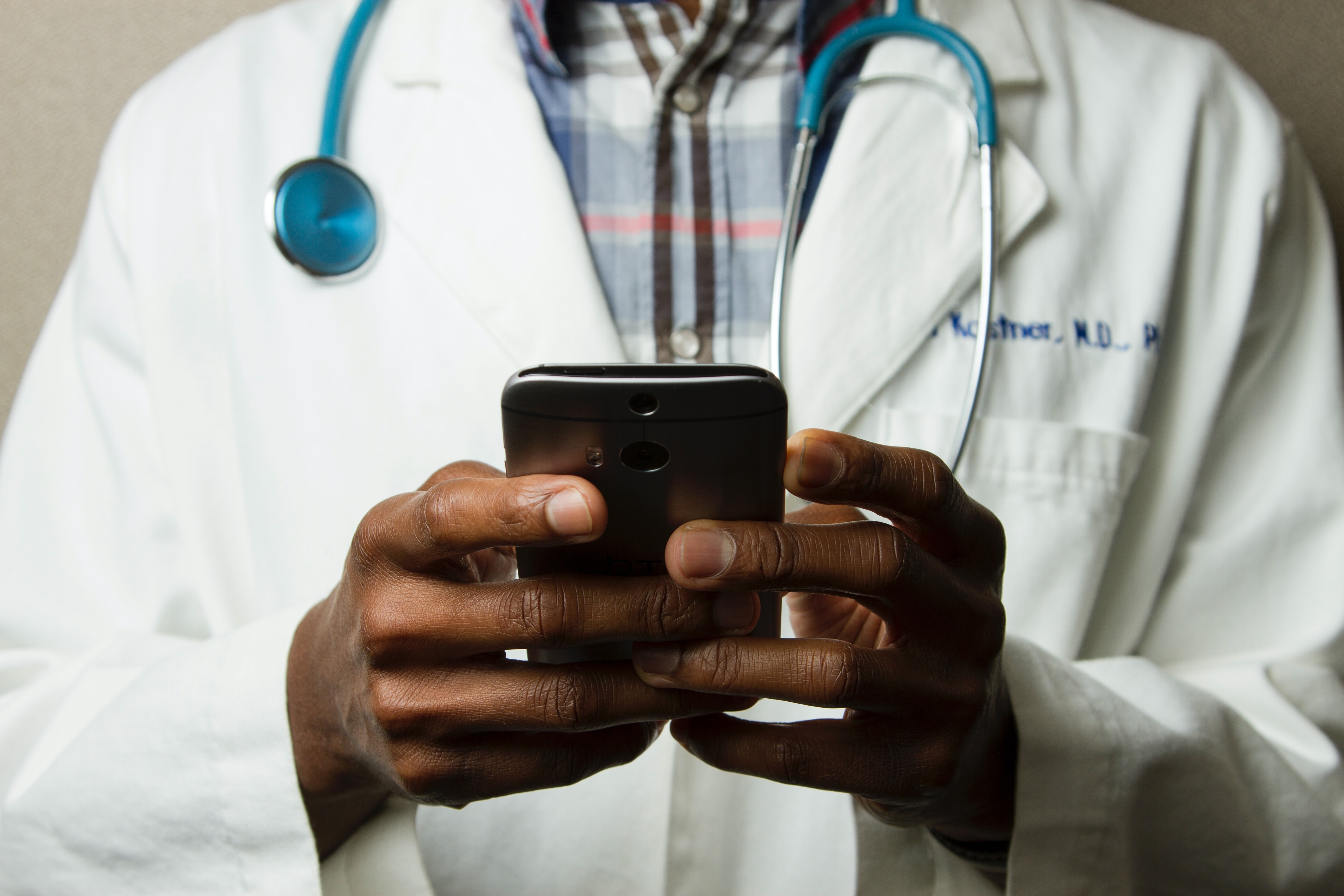 The 15th Finance Commission report highlights how the Covid-19 pandemic stretched government health facilities in India, particularly in urban areas.(Photo by National Cancer Institute on Unsplash) The 15th Finance Commission report highlights how the Covid-19 pandemic stretched government health facilities in India, particularly in urban areas.(Photo by National Cancer Institute on Unsplash)