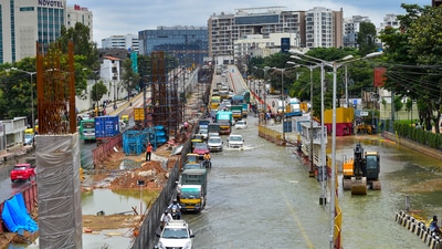 The waterflow has come down at most affected Bellandur area in the city and vehicles are now moving on both sides of Outer Ring Road.(File photo) (PTI) The waterflow has come down at most affected Bellandur area in the city and vehicles are now moving on both sides of Outer Ring Road.(File photo) (PTI)
