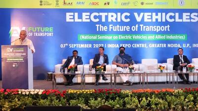 Speaking at the event, VK Singh said, “I feel proud to say that India has successfully tested alternative sources of fuel and petrol such as green hydrogen and bioethanol which will soon be available to the people at affordable prices. Moreover, India is progressing better than any other country in the world in terms of electric vehicles”. (HT Photo)