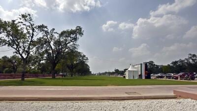 A view of the Central Vista Avenue near the India Gate lawns in New Delhi on Wednesday (HT Photo/Sanjeev Verma) A view of the Central Vista Avenue near the India Gate lawns in New Delhi on Wednesday (HT Photo/Sanjeev Verma)