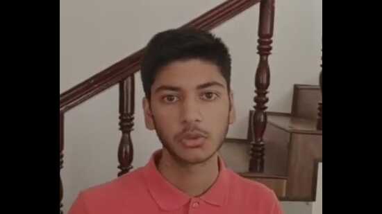Haziq Parveez Lone has topped the NEET UG-2022 exam in Jammu and Kashmir and bagged 10th rank at the all-India level. (A video screen grab)