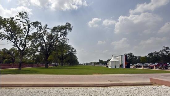 A view of the Central Vista Avenue near the India Gate lawns in New Delhi on Wednesday (HT Photo/Sanjeev Verma)