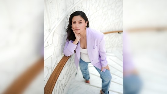 Mom-to-be Alia Bhatt sets maternity fashion goals once again in denim,  blazer