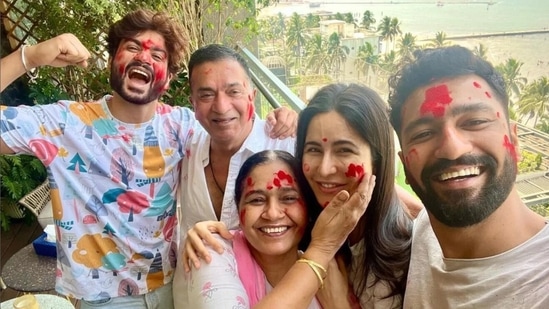 Katrina Kaif with Vicky Kaushal's family on Holi.&nbsp;