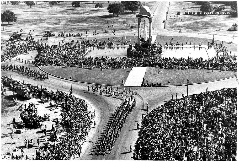 On December 15, George V and Queen Mary laid the foundation stone for the new capital at the Durbar Grounds (Coronation Park). (HT Archive) On December 15, George V and Queen Mary laid the foundation stone for the new capital at the Durbar Grounds (Coronation Park). (HT Archive)