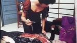 Anna Singh painting Pooja Bhatt’s body (above) for the cover of Movie magazine (right) Anna Singh painting Pooja Bhatt’s body (above) for the cover of Movie magazine (right)