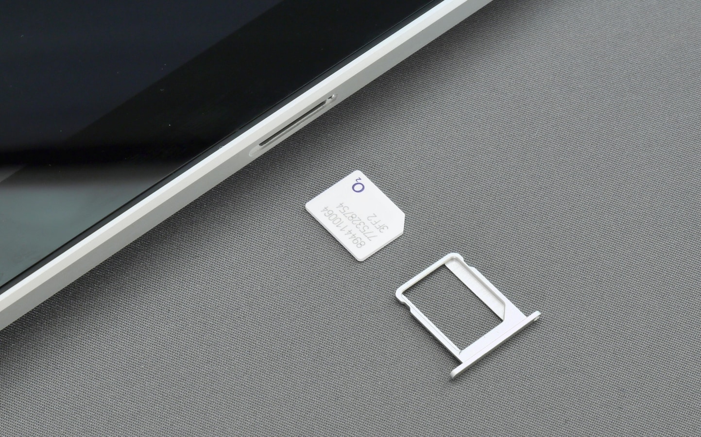 apple-iphone-14-to-work-on-e-sim-how-is-it-different-from-a-physical