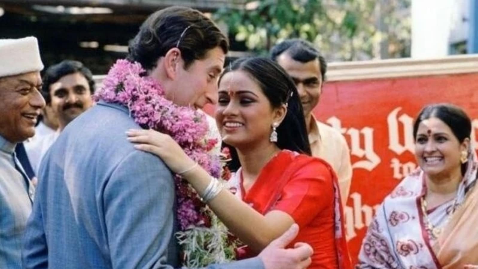 When Padmini Kolhapure gave 'King' Charles a surprise kiss | Bollywood - Hindustan Times