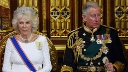 O príncipe britânico Charles, à direita, e Camilla, a duquesa da Cornualha.