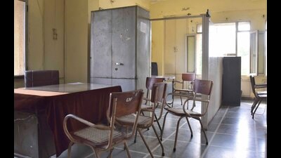The food supply department has been given three months to shift out and Ludhiana MC has proposed three alternative office spaces. (Harvinder Singh/HT)