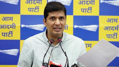New Delhi, Sep 04 (ANI): Aam Aadmi Party (AAP) Spokesperson Saurabh Bharadwaj addresses a press conference against the MCD issue at Rouse Avenue, in New Delhi on Saturday. (ANI Photo) (Mehavish Siddiqui) New Delhi, Sep 04 (ANI): Aam Aadmi Party (AAP) Spokesperson Saurabh Bharadwaj addresses a press conference against the MCD issue at Rouse Avenue, in New Delhi on Saturday. (ANI Photo) (Mehavish Siddiqui)