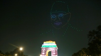 A view of a drone show at India Gate, part of the revamped Central Vista Avenue, in New Delhi. (Hindustan Times)