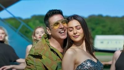Rakul Preet Singh and Akshay Kumar in Cuttputlli. Rakul Preet Singh and Akshay Kumar in Cuttputlli.