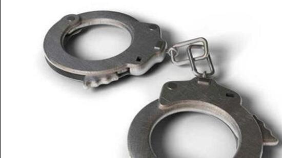 Inspector Rajesh Kumar, in-charge at CIA Staff 1, said the police arrested the accused auto driver for snatching from the Police Station road following a tip-off. The accused was crossing from the area riding a bike. (HT Photo/ Representational image)