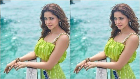 In golden hoop earrings, Aamna minimally accessorised her look for the day. Styled by hairstylist Arbaz Shaikh, Aamna wore her tresses open in beach wavy curls with a middle part.(Instagram/@aamnasharifofficial)