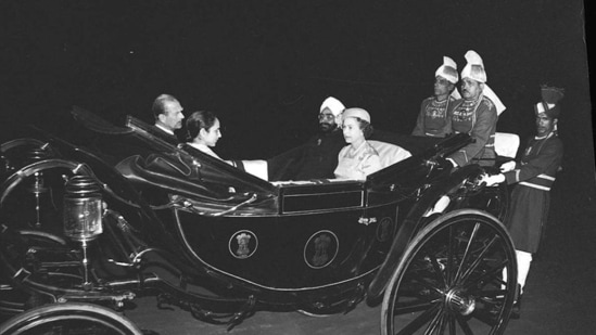 Former Indian President, Zail Singh and Queen Elizabeth II arrive in a buggy on November 18, 1983. (KK Chawla / HT Photo)
